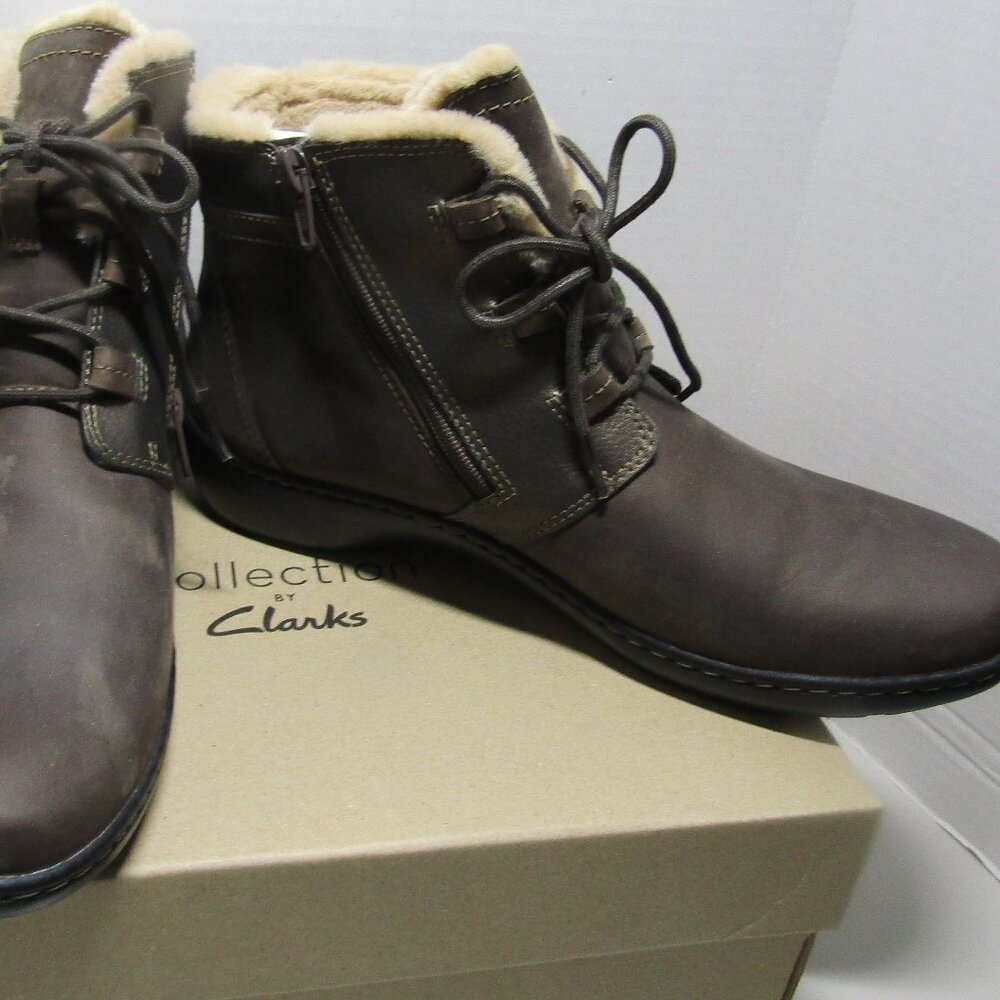 Clark's Cora Chai Women's Faux Fur Ankle Boots Taupe Size 9.5 W NIB